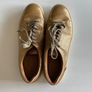 Frye Ivy lace up low top rose gold leather shoes sneakers Sz 8.5